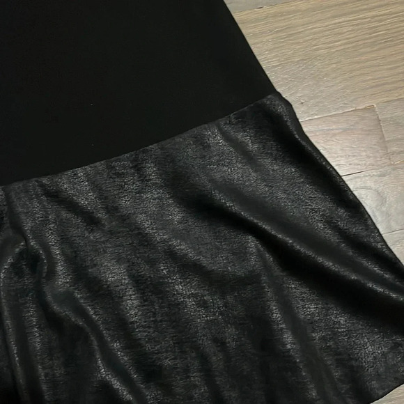 CAbi “Owens”black flared skirt (548). XS - Picture 3 of 6